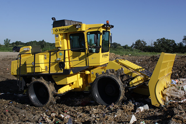 Kompaktor tuhého komunálního odpadu BOMAG BC 772 RB-4